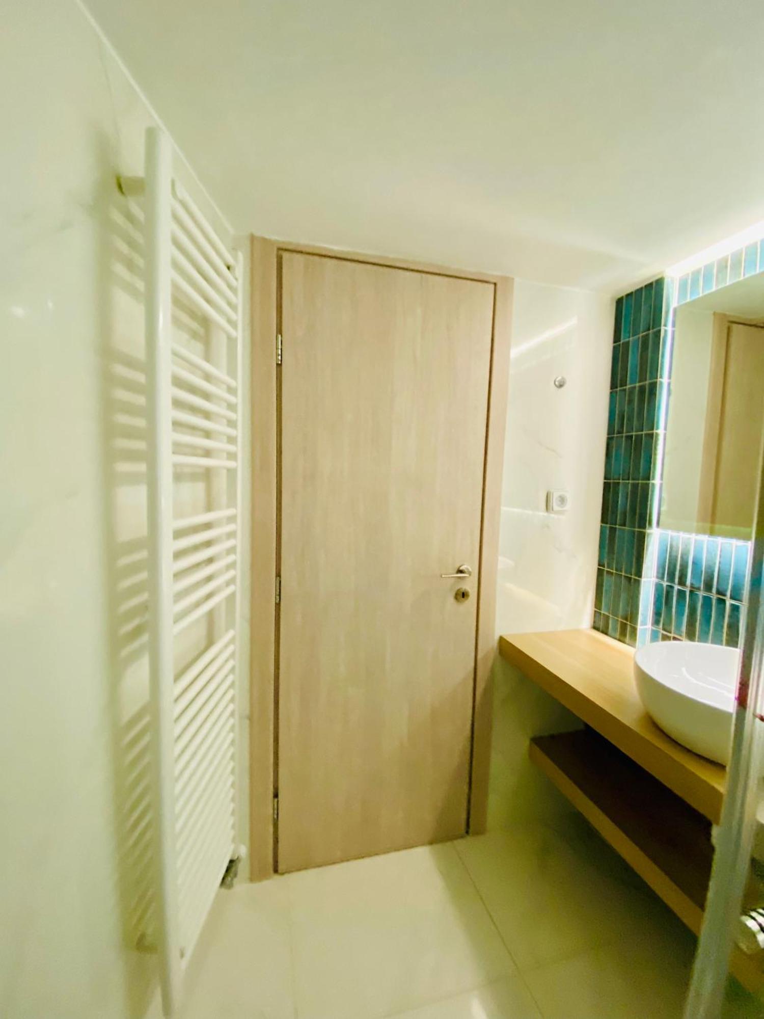 Antinoros Inn, Stylish Apartment,3' To Metro Athén Kültér fotó