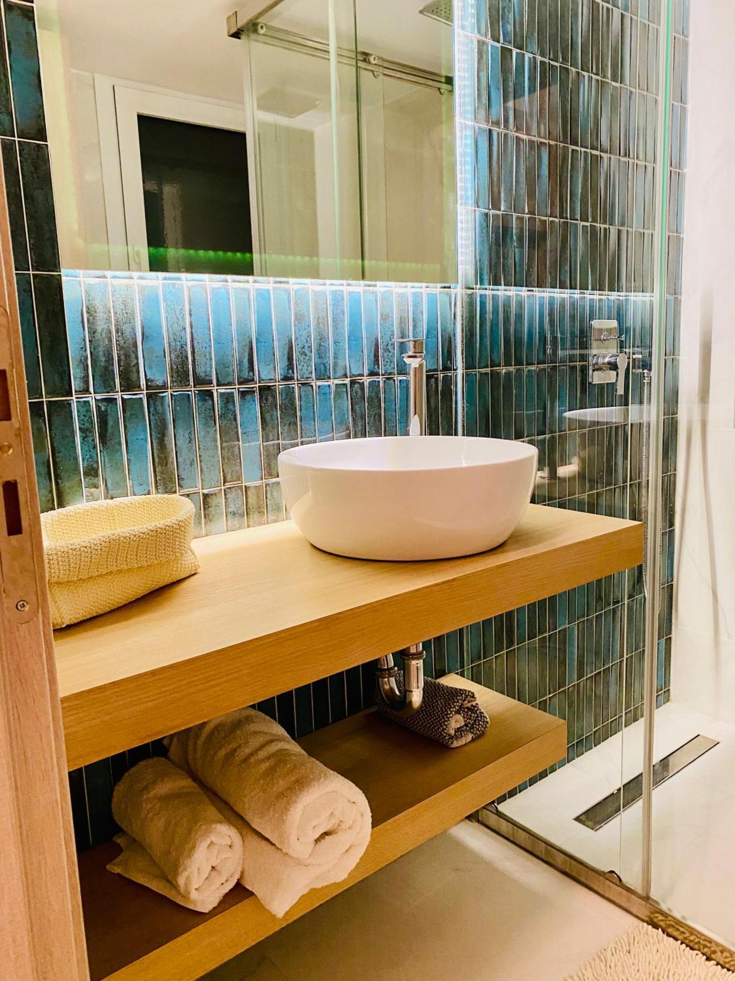 Antinoros Inn, Stylish Apartment,3' To Metro Athén Kültér fotó